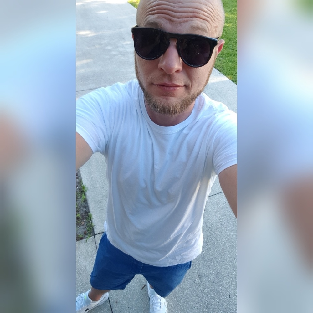 Meet your Posher, Theo